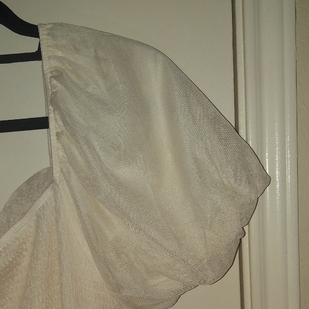 Chic Cream Maxi Dress with Puff Sleeves B19 - Picture 4 of 7